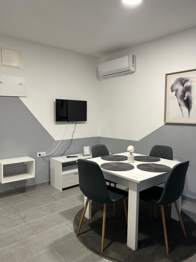Apartmani "Stari Grad - Samobor" ภายนอก รูปภาพ